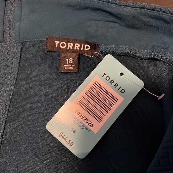 Torrid diamond knit skirt. NWT - never worn. Size 18. - Picture 6 of 6